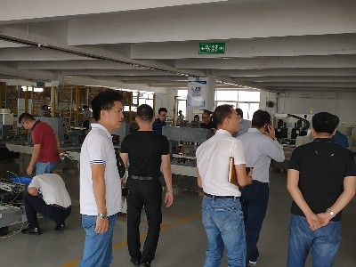 东莞双头精雕机厂家周一的早上