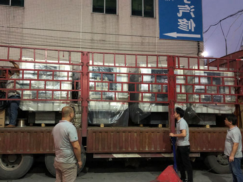 多台陶瓷精雕机发货深圳，三头带刀库批量精加工