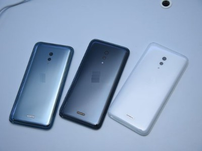 5G仿玻璃手机后盖优点-迪奥精雕
