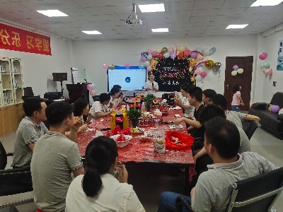 属于迪奥数控精雕机厂家：happy之夜